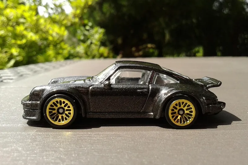 Porsche Taycan Frozen Blue