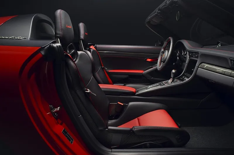 Porsche Macan 2018 Rear-seat space